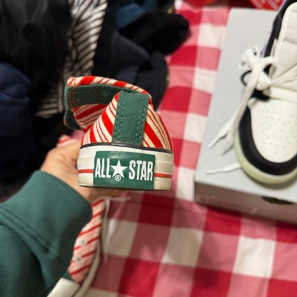Vintage Converse hi tops candy cane Christmas pattern size 6 kids 8 women - Picture 5 of 8
